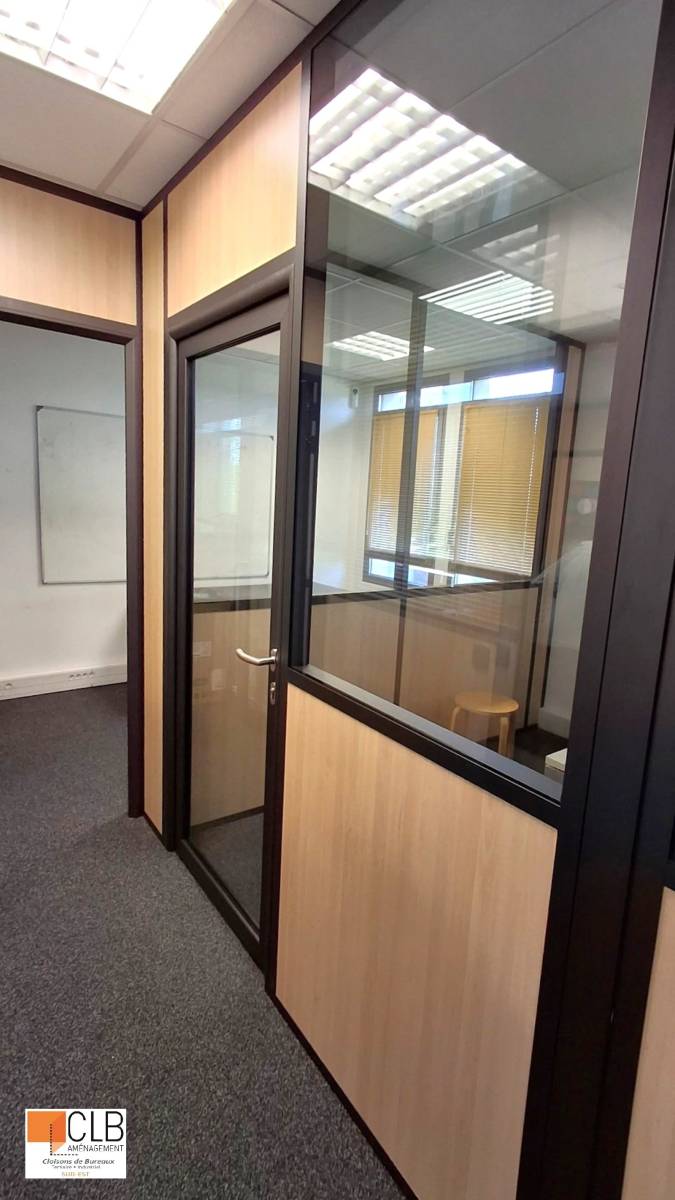 Cloison vitrée sur allège en double vitrage à Aix en Provence