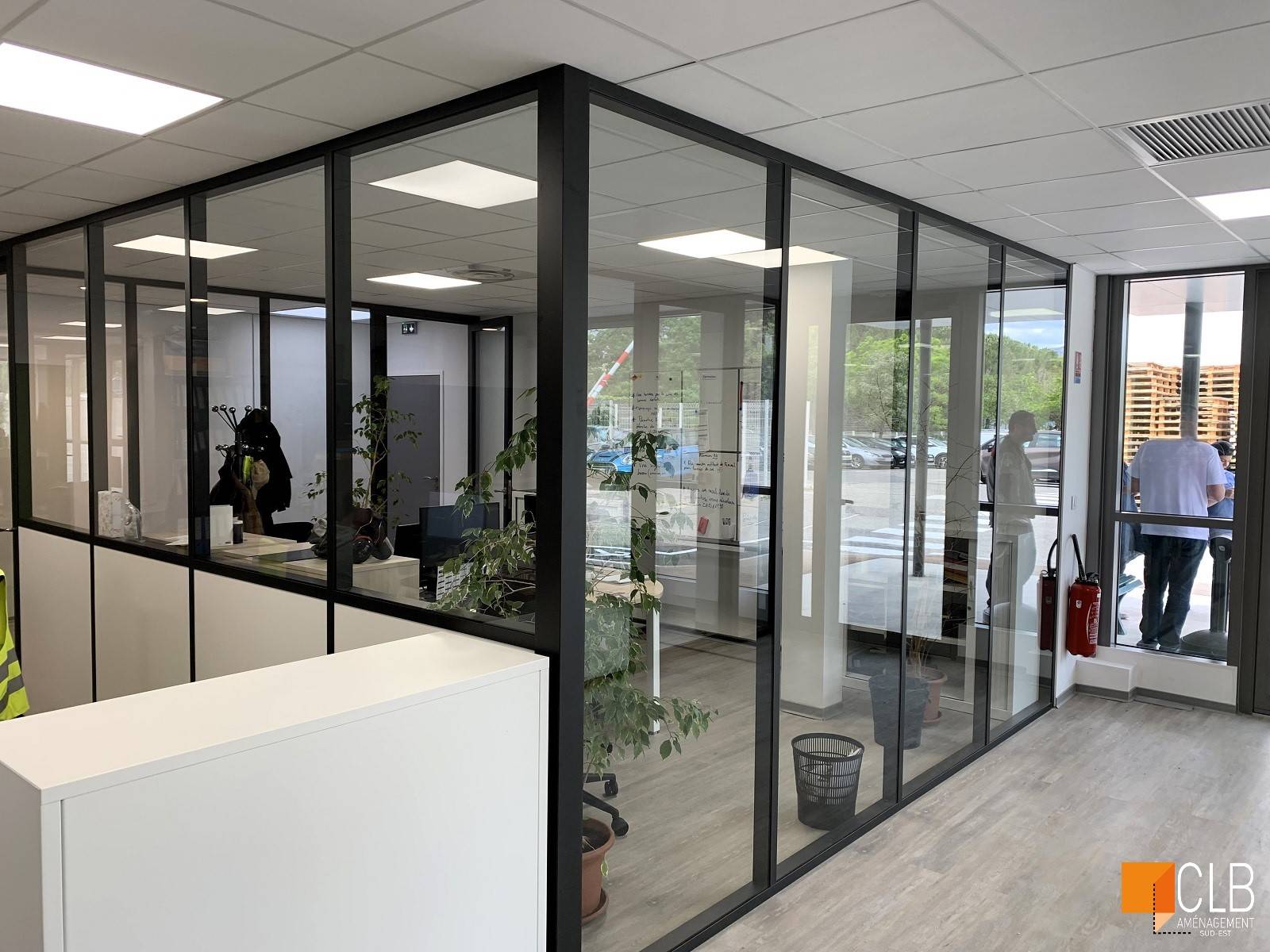 Cloisons amovibles dans locaux professionnels à Vitrolles dans les Bouches du Rhône