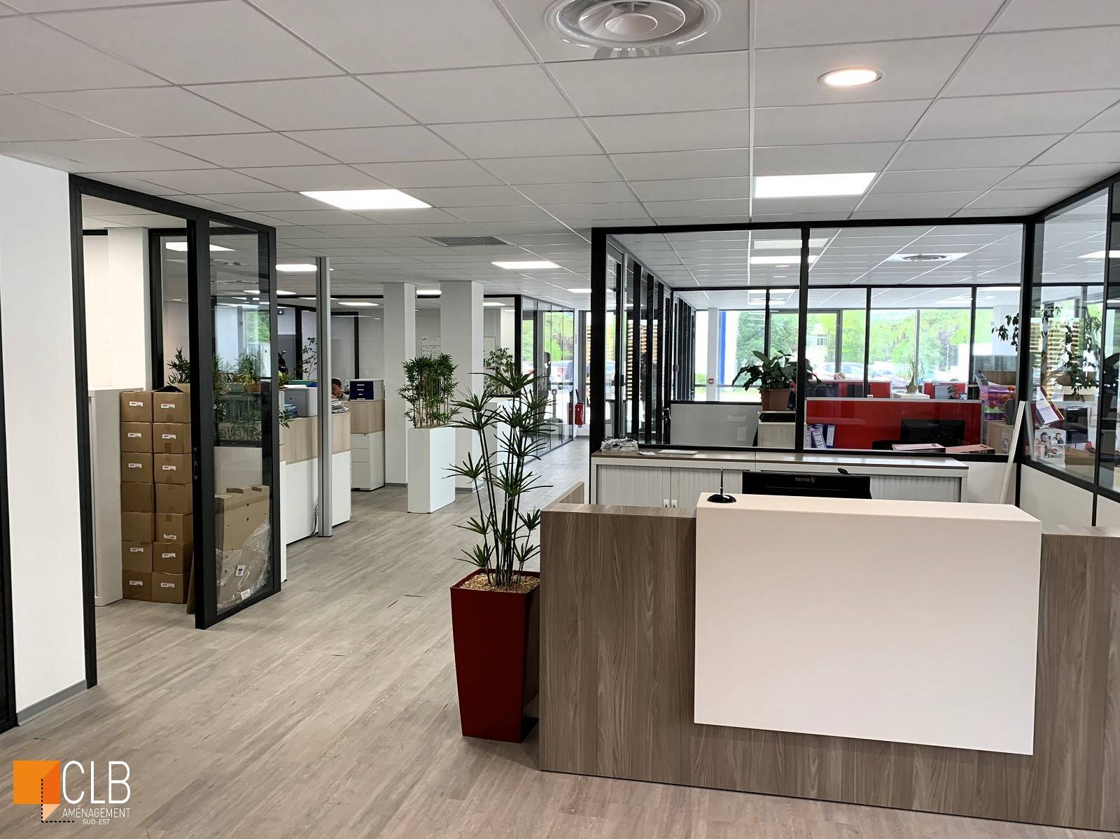 Cloison de bureau vitrée sur allège à Rousset dans les Bouches du Rhône