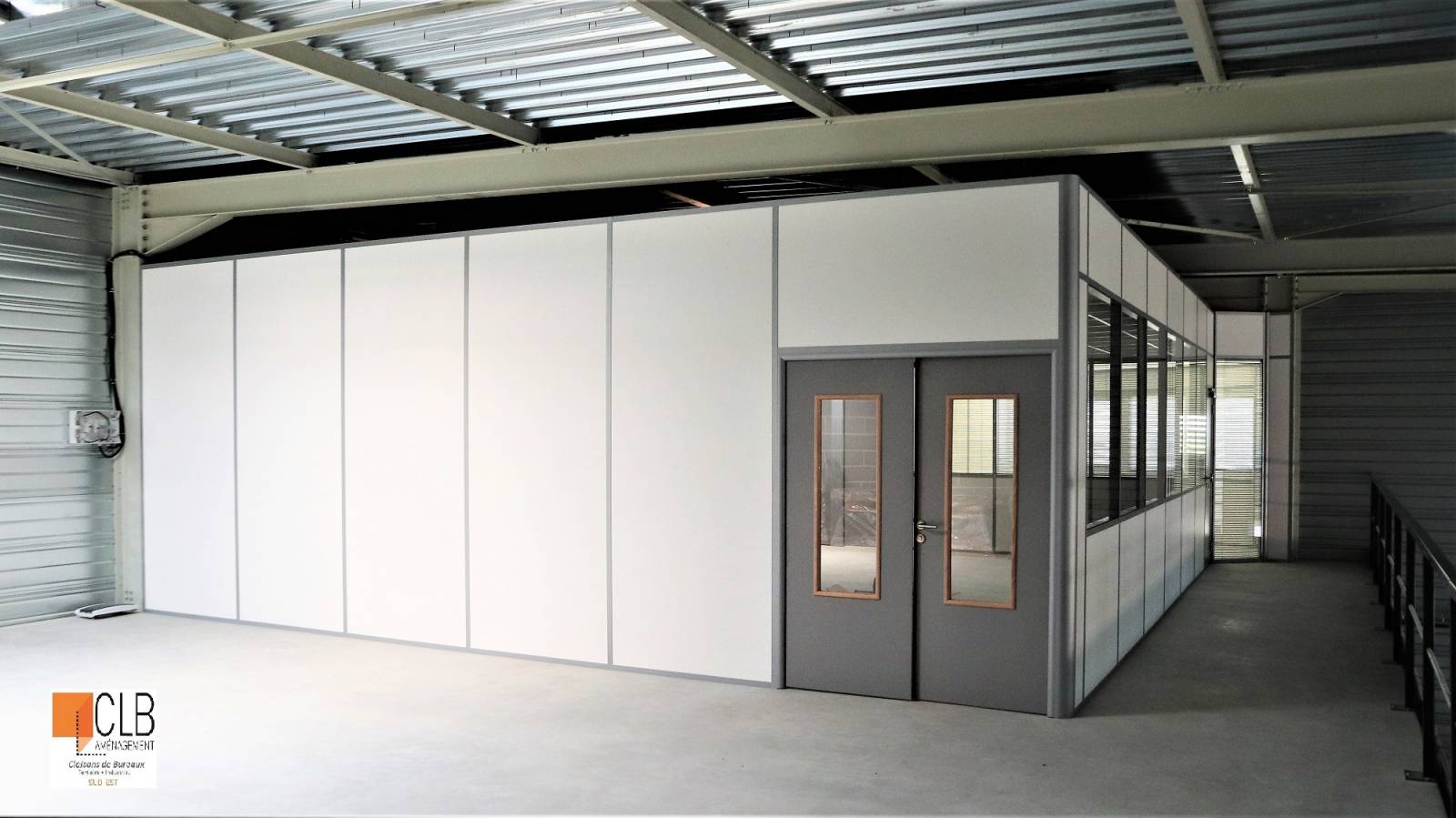 Cabine d'atelier Local Industriel à Lambesc dans les Bouches du Rhône