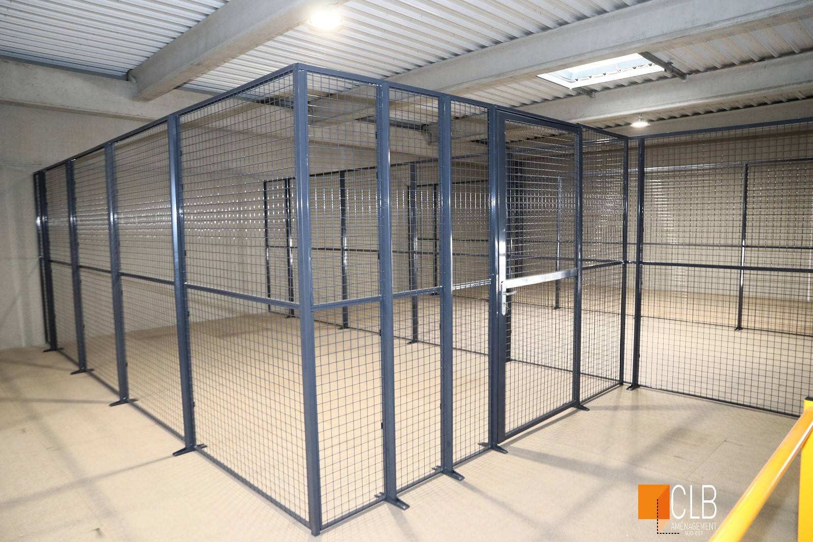 Cloison grillagée industrielle à Salon de Provence dans les Bouches du Rhône