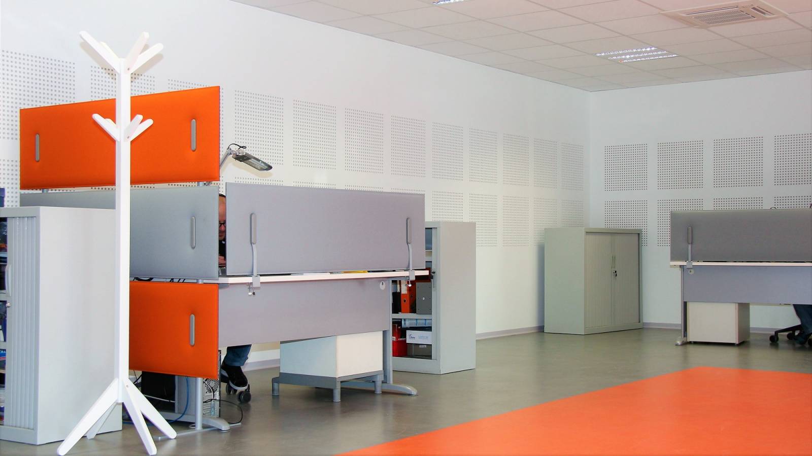 Doublage mural avec panneaux à absorption acoustique, faux plafond en dalle acoustique à La Farlède dans le Var