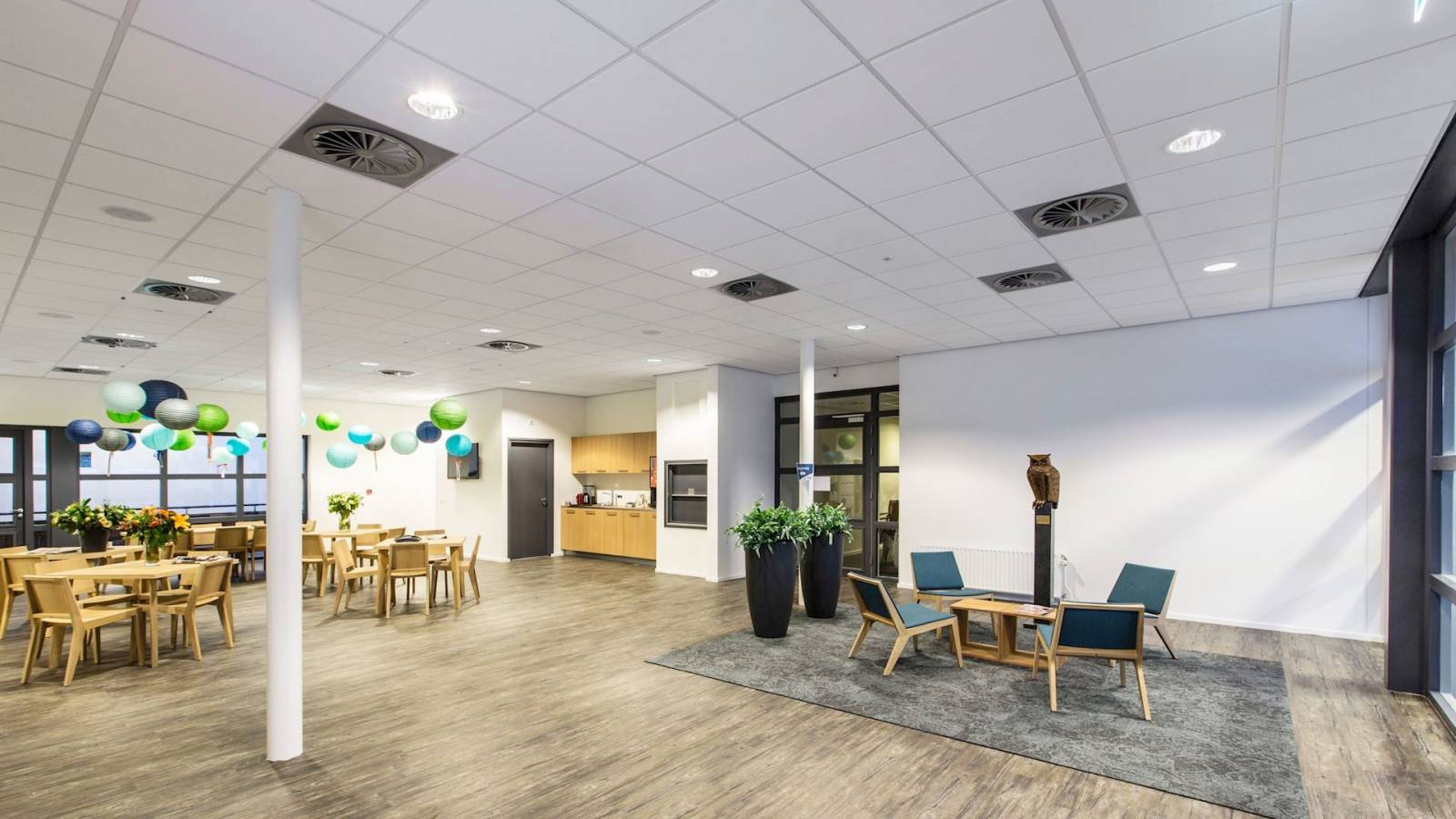 Faux plafond en dalle acoustique à Salon de Provence dans les Bouches du Rhône