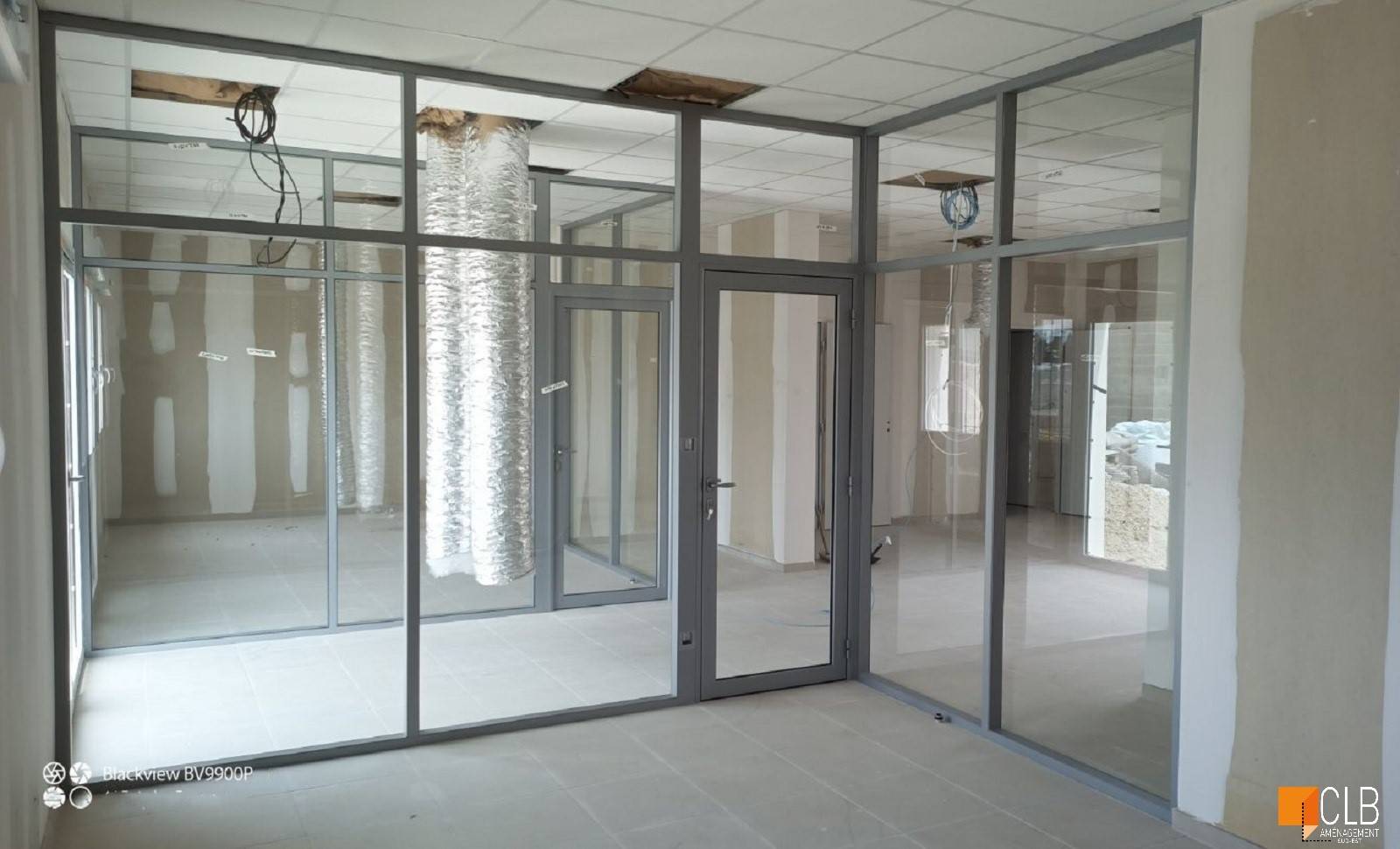 Aménagement de bureau en cloison vitrée à Aubagne dans les Bouches du Rhône