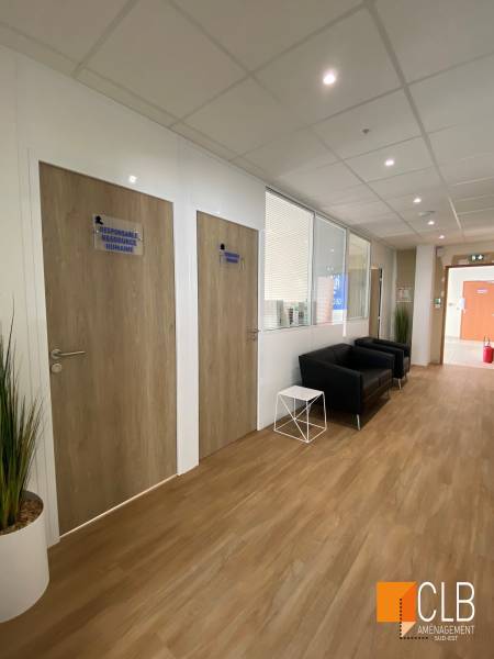 Porte bois cloison amovible mi vitrée à Salon de Provence dans les Bouches du Rhône